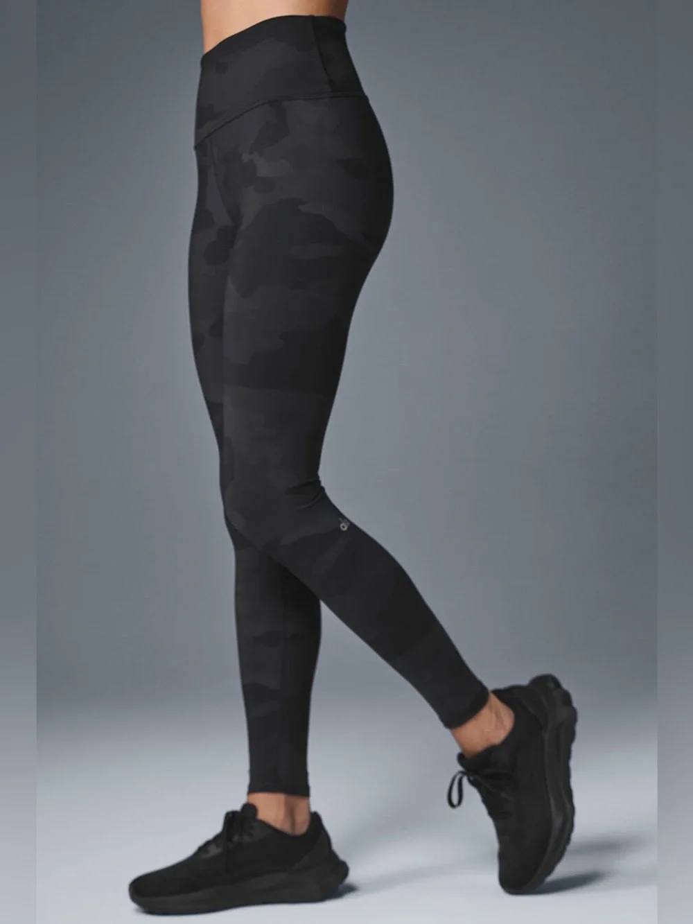 Alo yoga high waist camo vapor leggings medium